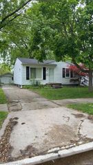 8094 Oak Street, Taylor, MI 48180