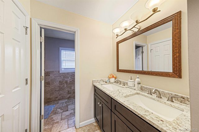 231 W Woodside Avenue, Patchogue, NY 11772