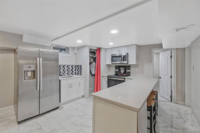 231 W Woodside Avenue, Patchogue, NY 11772