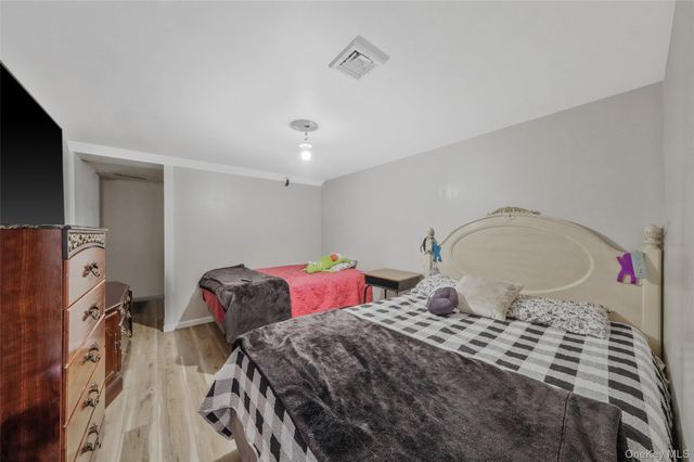 231 W Woodside Avenue, Patchogue, NY 11772
