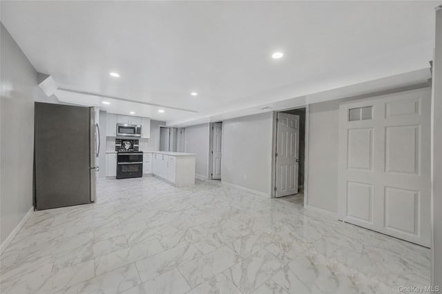 231 W Woodside Avenue, Patchogue, NY 11772