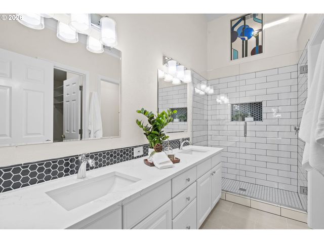 3490 CHAPARREL Loop, West Linn, OR 97068