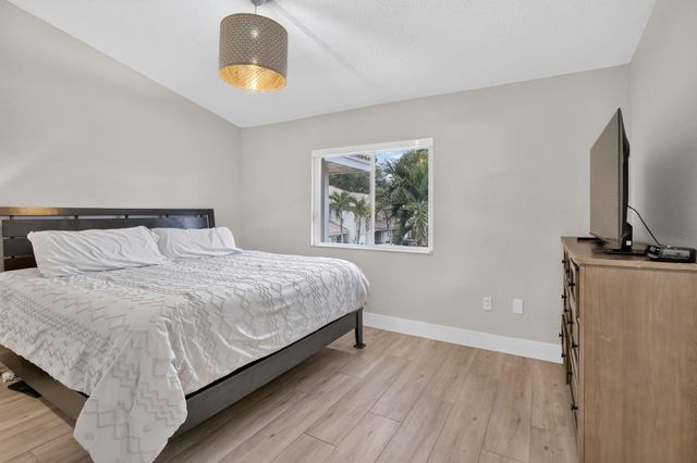 4950 PALM GARDEN Lane, Davie, FL 33314