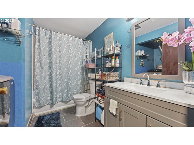 1977 ECHO HOLLOW Rd, Eugene, OR 97402