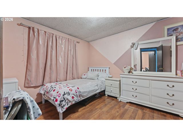 1977 ECHO HOLLOW Rd, Eugene, OR 97402