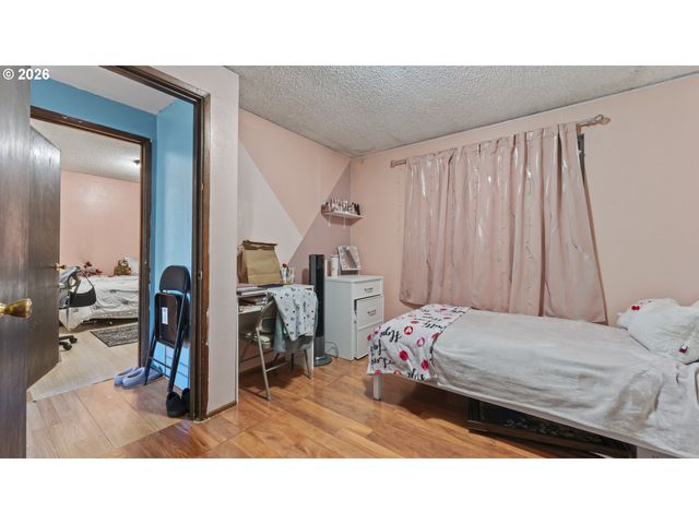 1977 ECHO HOLLOW Rd, Eugene, OR 97402