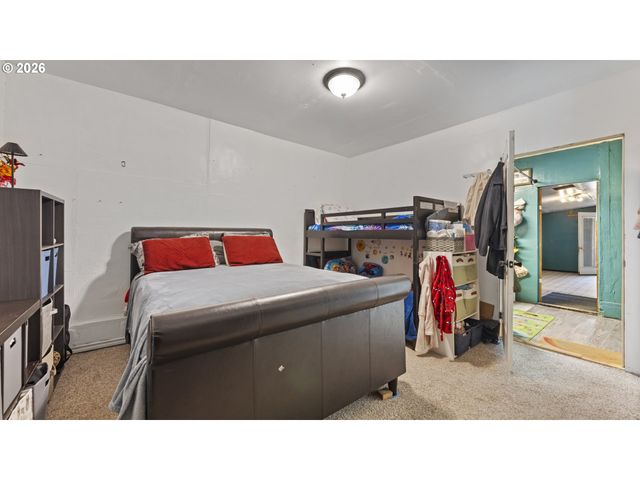 1977 ECHO HOLLOW Rd, Eugene, OR 97402