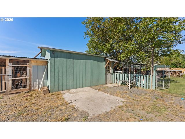 1977 ECHO HOLLOW Rd, Eugene, OR 97402