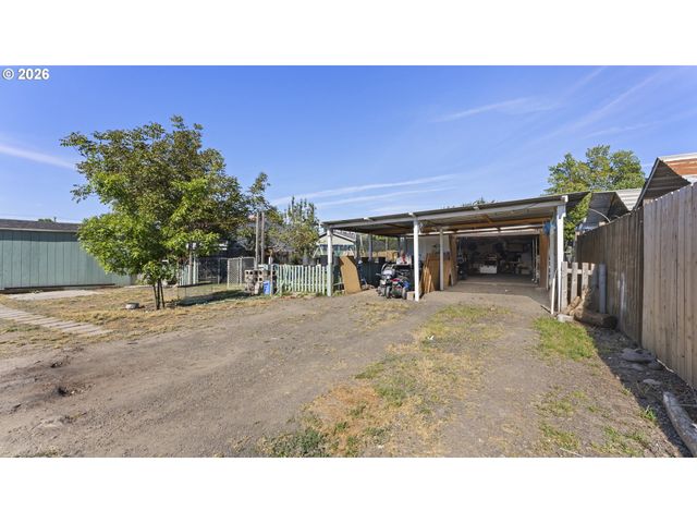 1977 ECHO HOLLOW Rd, Eugene, OR 97402