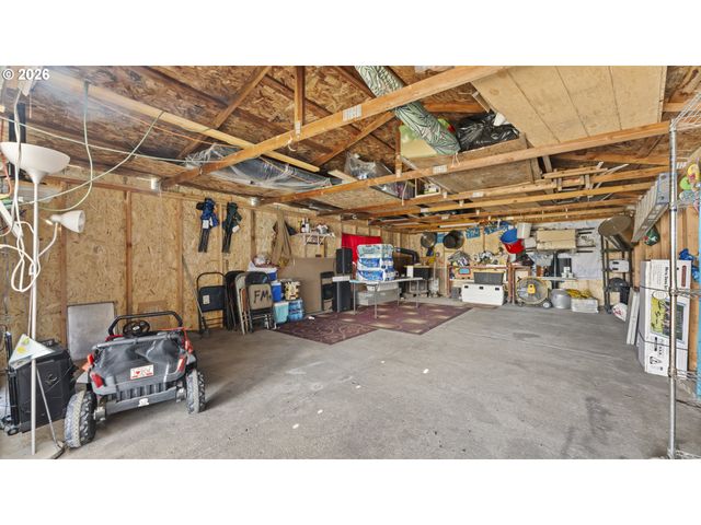 1977 ECHO HOLLOW Rd, Eugene, OR 97402
