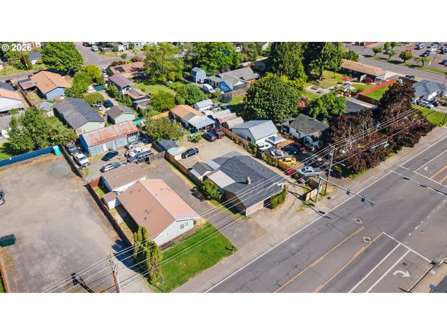 1977 ECHO HOLLOW Rd, Eugene, OR 97402