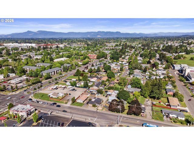 1977 ECHO HOLLOW Rd, Eugene, OR 97402