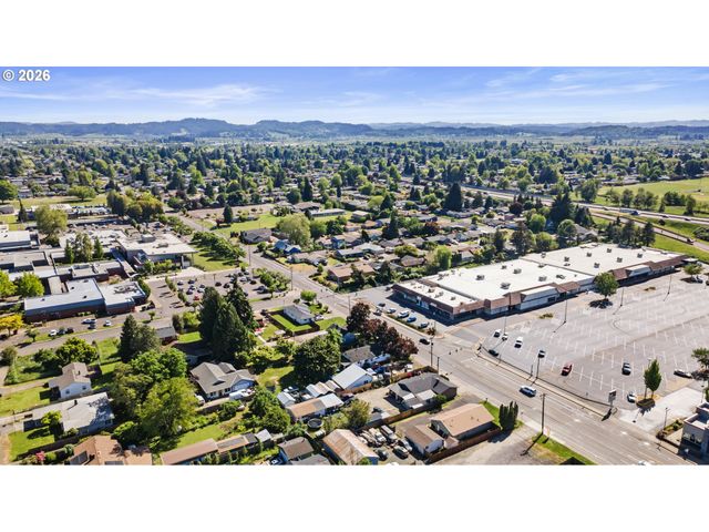 1977 ECHO HOLLOW Rd, Eugene, OR 97402