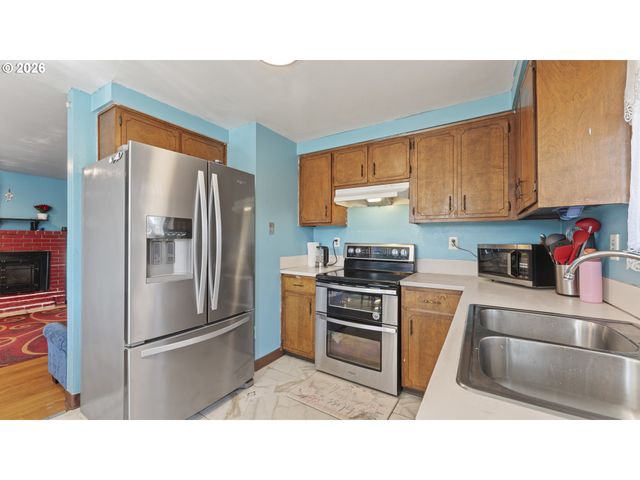 1977 ECHO HOLLOW Rd, Eugene, OR 97402