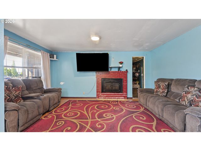 1977 ECHO HOLLOW Rd, Eugene, OR 97402