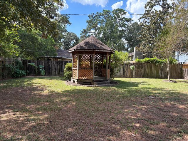 1111 Burning Tree Road, Kingwood, TX 77339