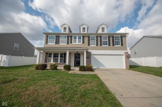 4678 Maplelawn Drive, Columbus, IN 47203