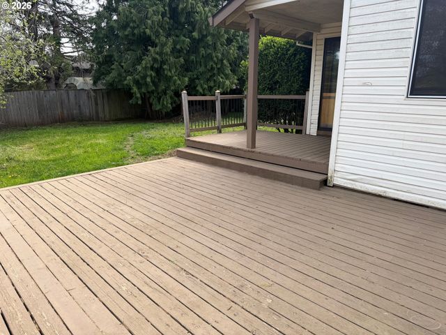 2208 Sw INDIAN MARY Ct, Troutdale, OR 97060