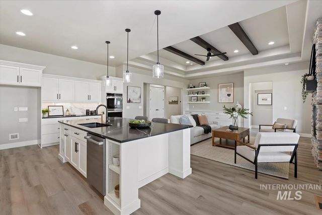 9933 S Peregrine Falcon Ave, Nampa, ID 83686