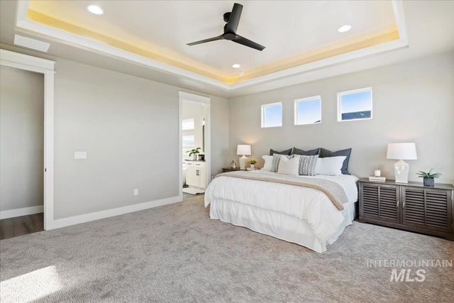 9933 S Peregrine Falcon Ave, Nampa, ID 83686