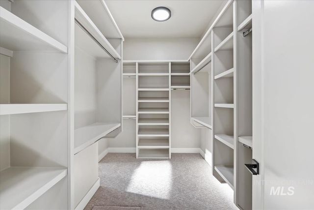 9933 S Peregrine Falcon Ave, Nampa, ID 83686