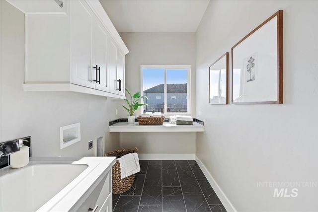 9933 S Peregrine Falcon Ave, Nampa, ID 83686