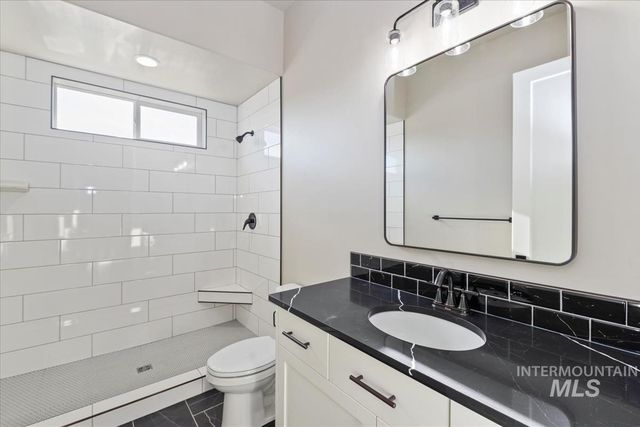 9933 S Peregrine Falcon Ave, Nampa, ID 83686