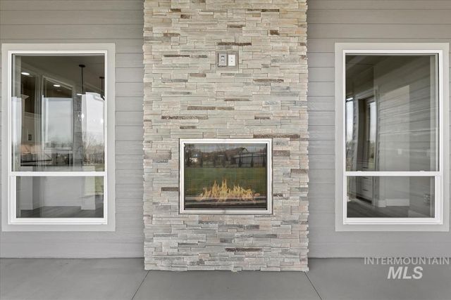 9933 S Peregrine Falcon Ave, Nampa, ID 83686