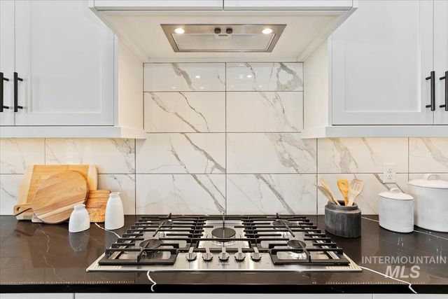 9933 S Peregrine Falcon Ave, Nampa, ID 83686