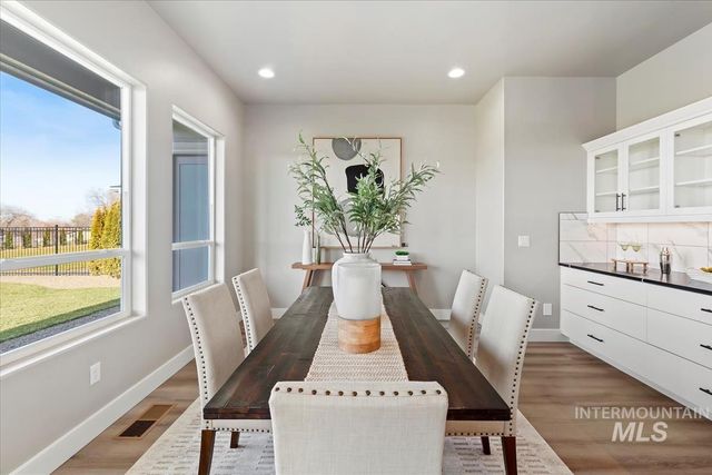 9933 S Peregrine Falcon Ave, Nampa, ID 83686