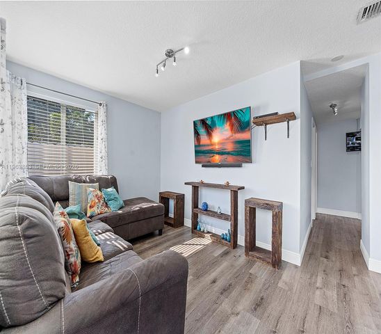 1016 SW 12th Ave ., Miami, FL 33130