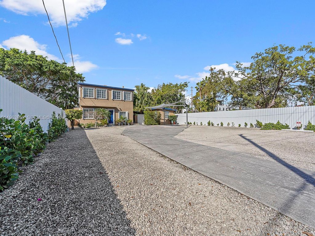 1016 SW 12th Ave ., Miami, FL 33130