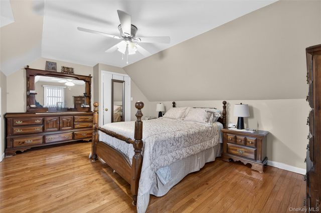 112 Wentworth Avenue, Albertson, NY 11507