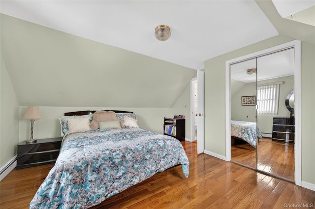 112 Wentworth Avenue, Albertson, NY 11507