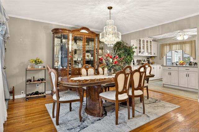 112 Wentworth Avenue, Albertson, NY 11507