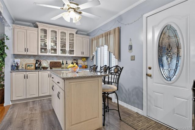 112 Wentworth Avenue, Albertson, NY 11507