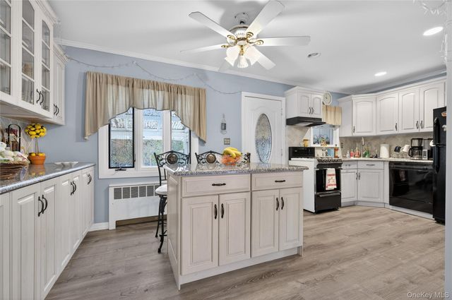 112 Wentworth Avenue, Albertson, NY 11507