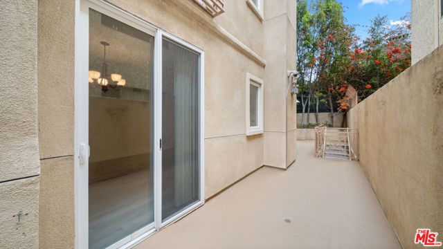 2306 FOX HILLS Drive 103, Los Angeles, CA 90064