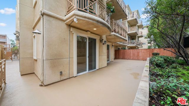 2306 FOX HILLS Drive 103, Los Angeles, CA 90064