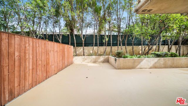2306 FOX HILLS Drive 103, Los Angeles, CA 90064