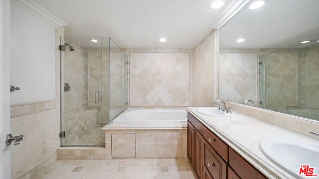 2306 FOX HILLS Drive 103, Los Angeles, CA 90064