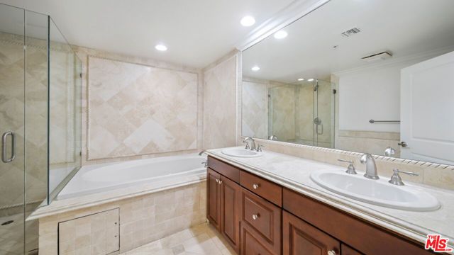 2306 FOX HILLS Drive 103, Los Angeles, CA 90064