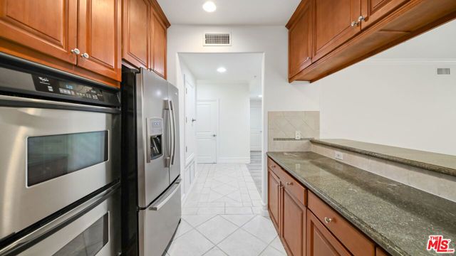 2306 FOX HILLS Drive 103, Los Angeles, CA 90064