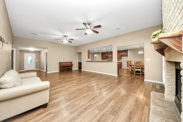 197 County Road 348, Cleveland, TX 77327