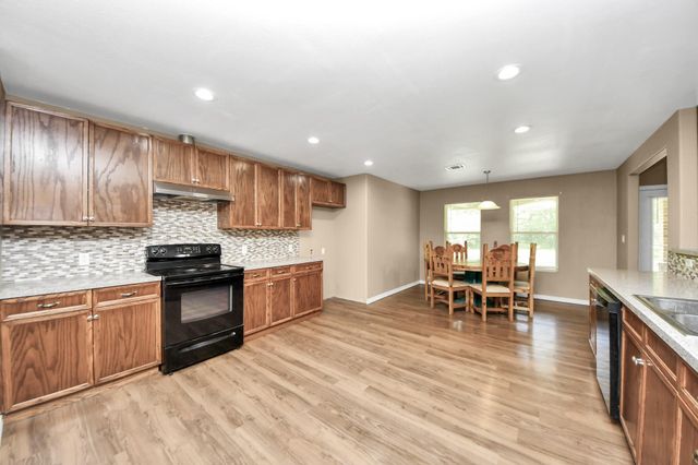 197 County Road 348, Cleveland, TX 77327