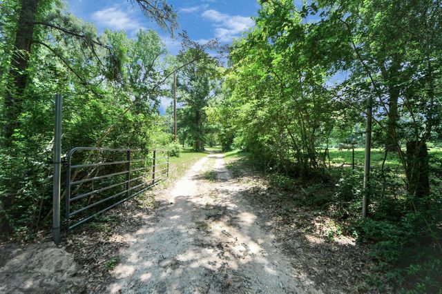 197 County Road 348, Cleveland, TX 77327