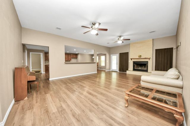 197 County Road 348, Cleveland, TX 77327