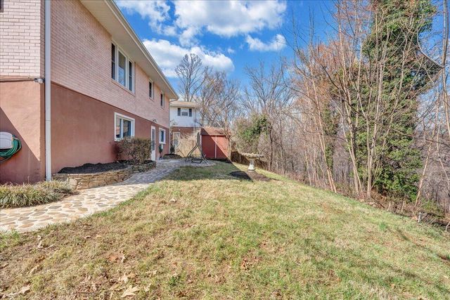 1707 Glendon RD, Salem, VA 24153