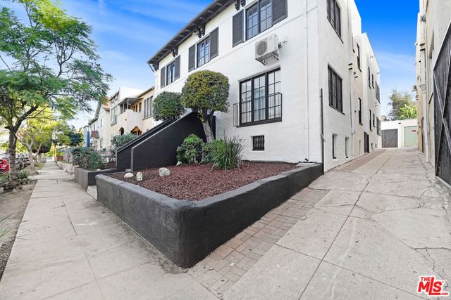 852 N Oxford Avenue, Los Angeles, CA 90029