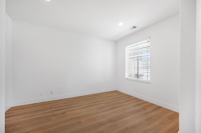 5294 E Geary Street, Fresno, CA 93727